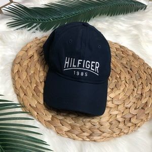 Tommy Hilfiger Accessories - Tommy Hilfiger Adjustable Dad Hat Tommy Hilfiger Accessories - Tommy Hilfiger Adjustable Dad Hat